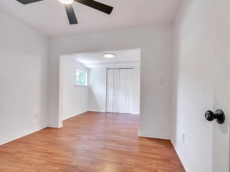 2116 Andover Ct — Photo 22