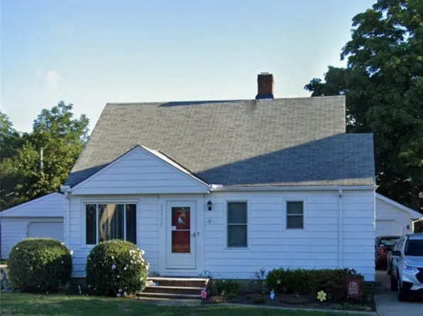 29737 Cresthaven Dr, Eastlake, OH 44095