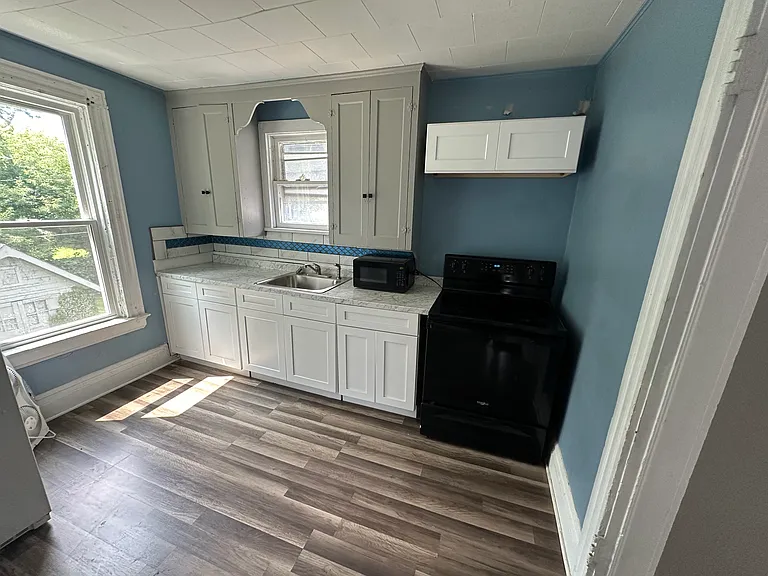 279 Garson Ave #UPPER — Photo 2