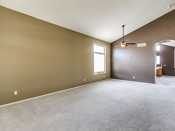 3rd image of 8337 W Pioneer St