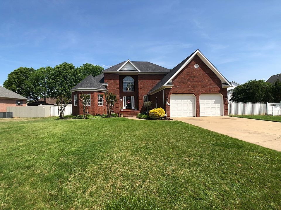 1st image of 1436 Club House Dr