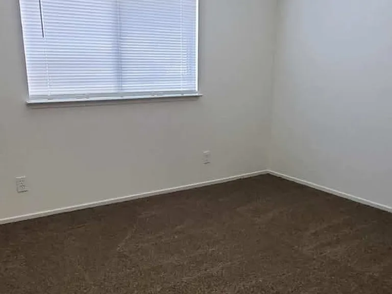 1901 Driftwood Dr #3 — Photo 7