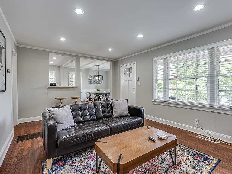 1043 Faith Ave SE — Photo 4
