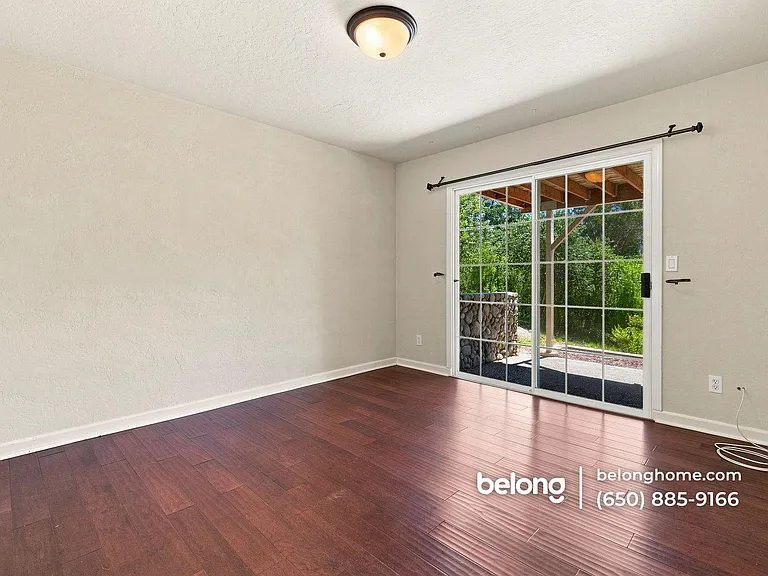 812 Isbel Ct — Photo 12