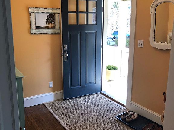 Spacious entry