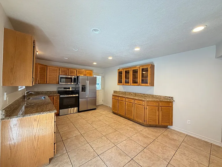 696 N 600 W #A — Photo 8