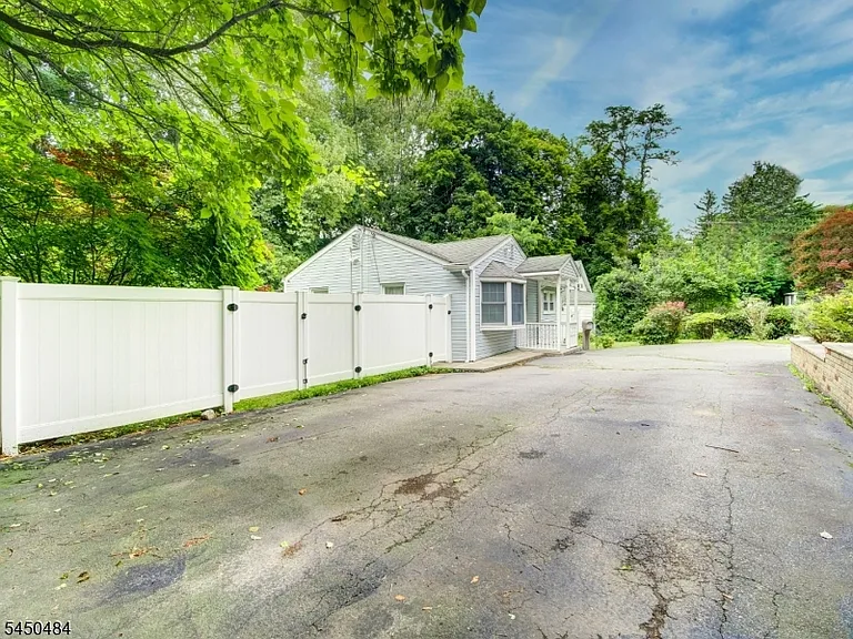 111 Boonton Ave — Photo 26