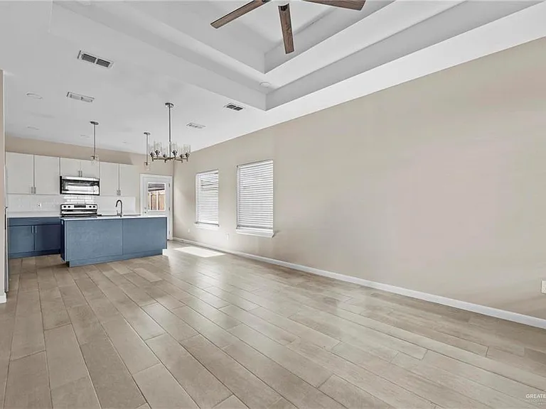 5700 Swallow Ave #4 — Photo 6