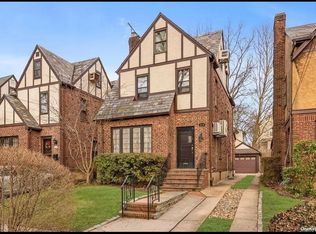 2719 168th St, Flushing, NY 11358