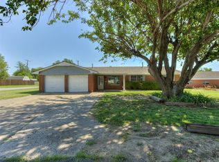 1701 S Jensen Ave, El Reno, OK 73036