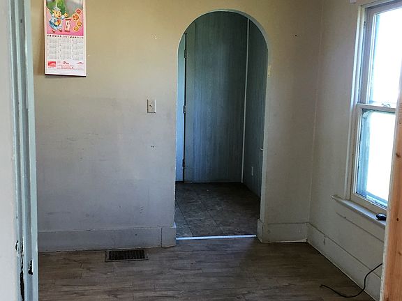 5th image of 137 Bircher Ave