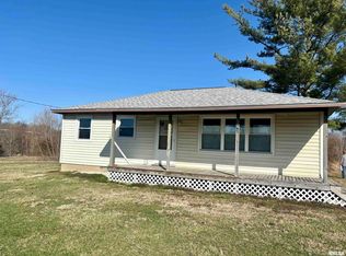 763 Bethel Rd, Sandoval, IL 62882