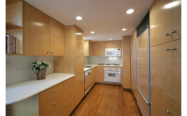 Sold by Douglas Elliman | media 14