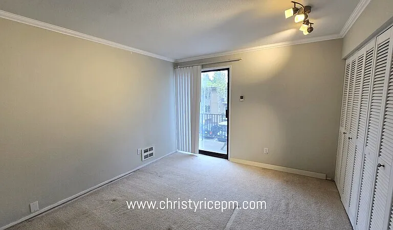 11010 NE 68th St #627 — Photo 6