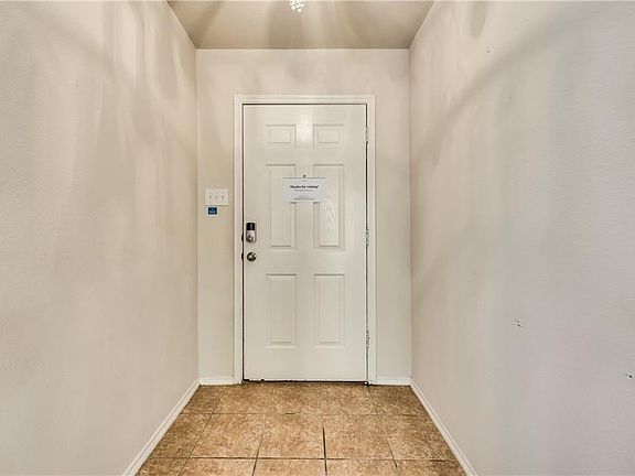 4th image of 716 Acacia Dr