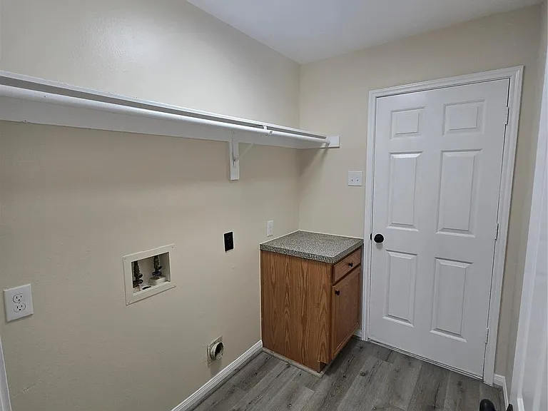 1806 Laurel Bay Dr — Photo 9