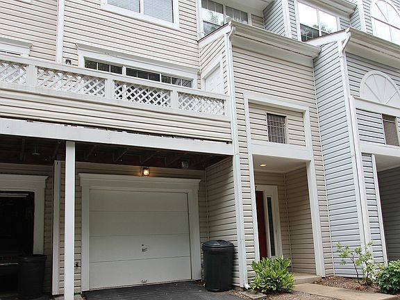 Exterior & Driveway