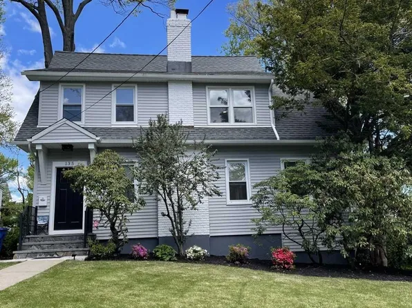 135 Sunset Ln, Tenafly, NJ 07670