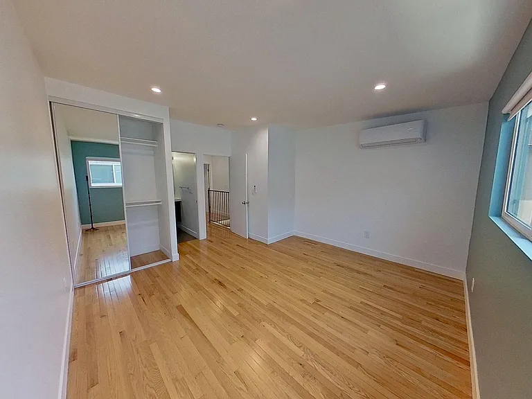 818 N Van Ness — Photo 11