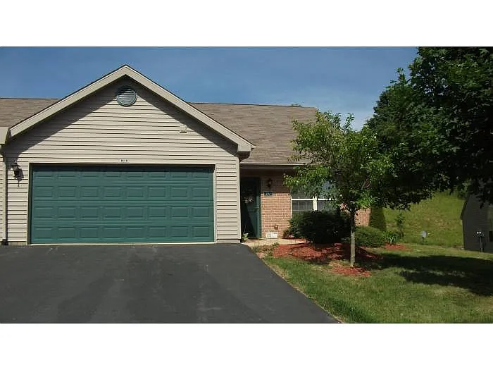 231 Saddlebrook Dr photo 1