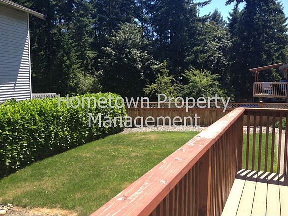4th image of 1414 SE Wisteria Dr