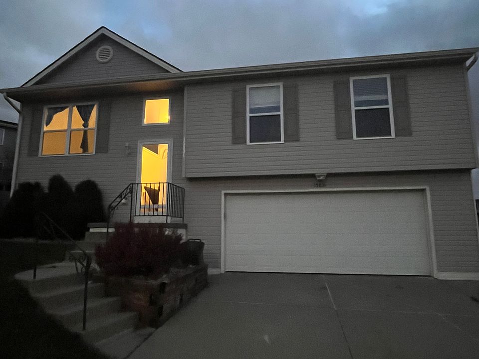 1st image of 15831 Blackwalnut St