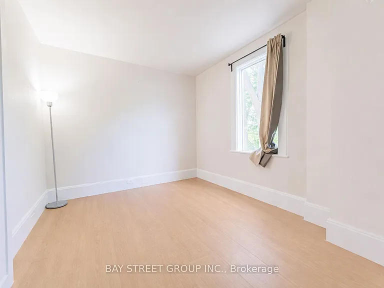 64 Sherbourne St — Photo 7