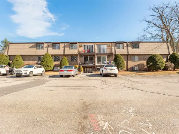 2 Silvestri Circle #13, Derry, NH 03038