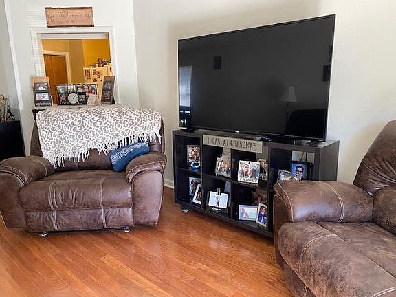 4th image of 1626 Springwood Dr