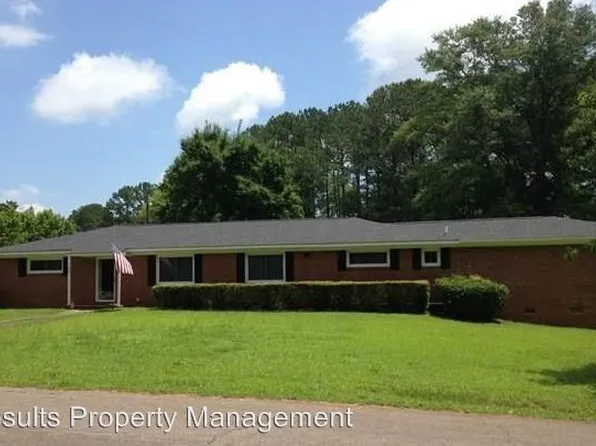 108 Highland Dr, West Point, GA 31833