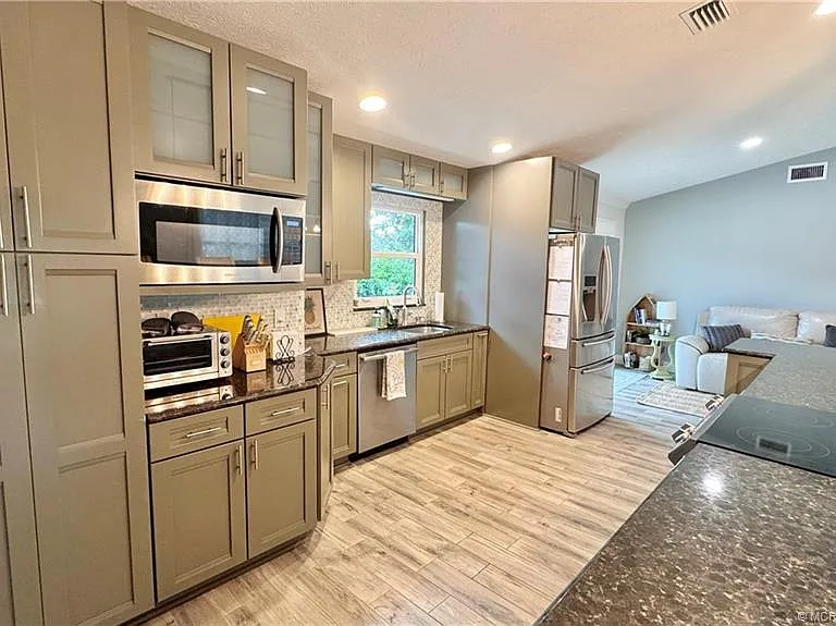 323 SW Ridge Ln — Photo 15