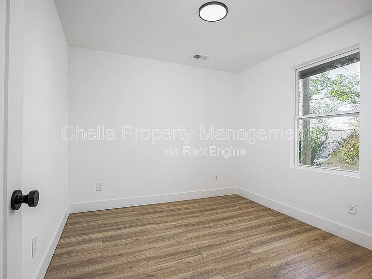 1012 Debow St #B — Photo 17