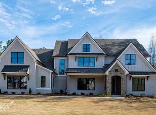 202 Chastain Dr, Forsyth, GA 31029