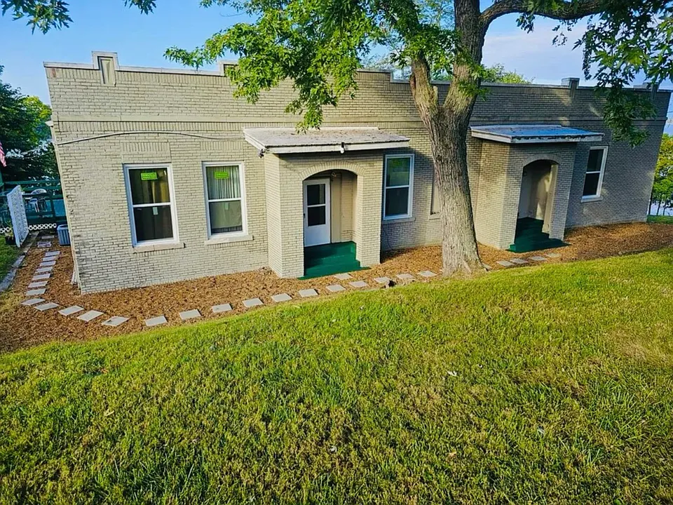 72 Lakeview Dr #3