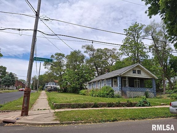 3rd image of 1415-1417 S Greenlawn Ave