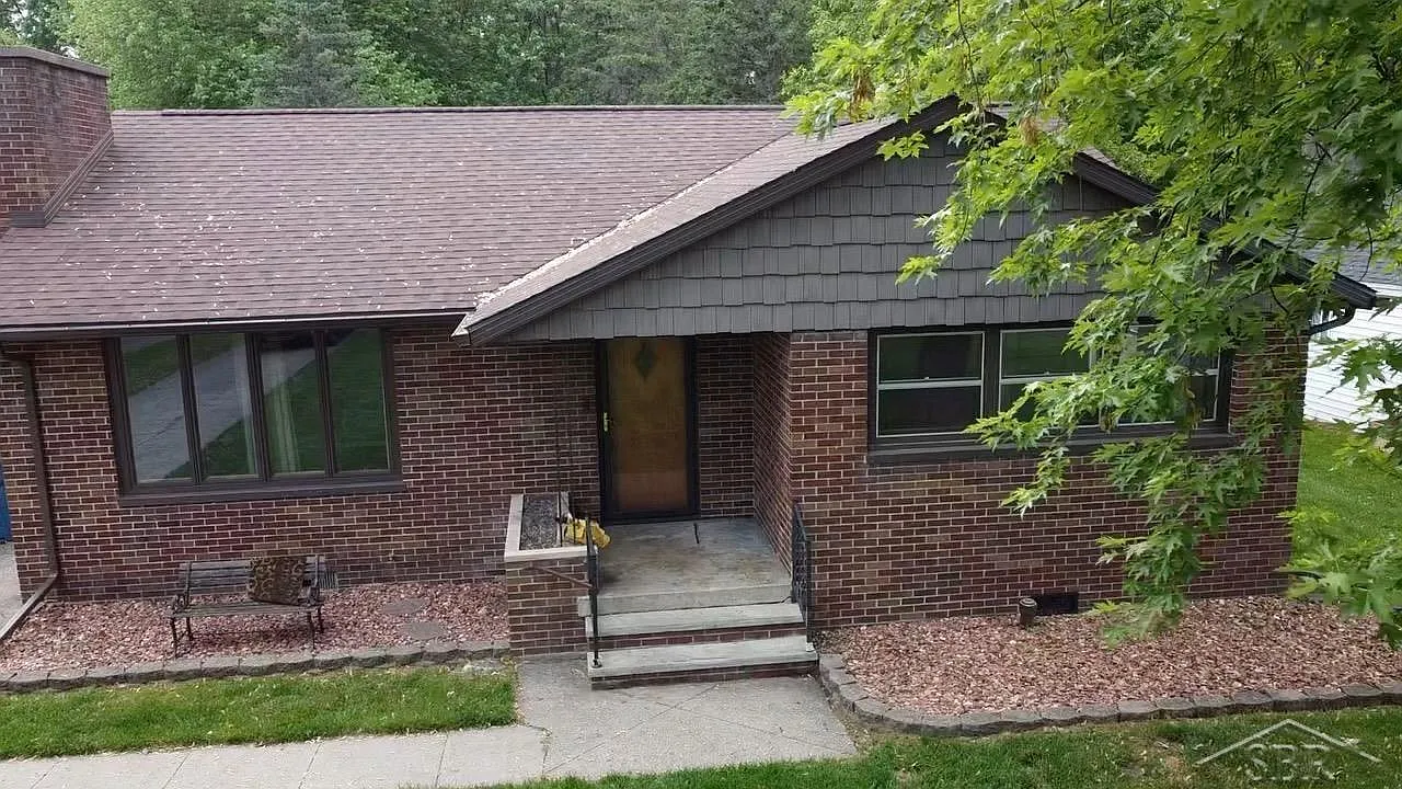 1273 Harding Rd photo 1