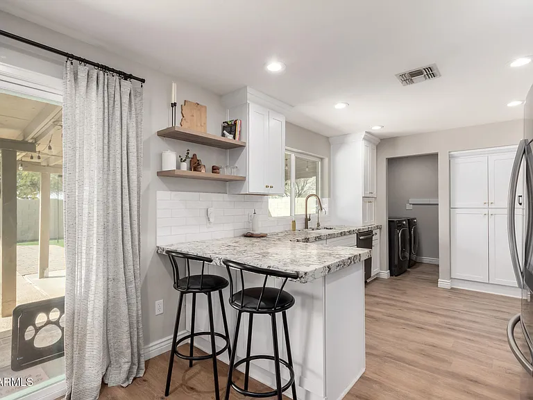 3503 E Campo Bello Dr — Photo 8