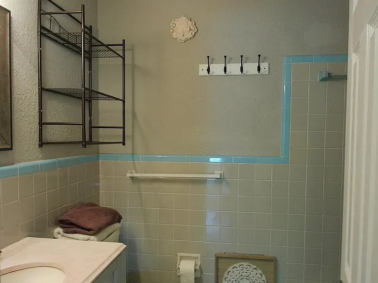 464 Judy St — Photo 8