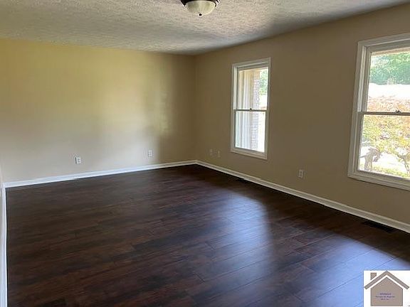 5th image of 830 Cindy Dr