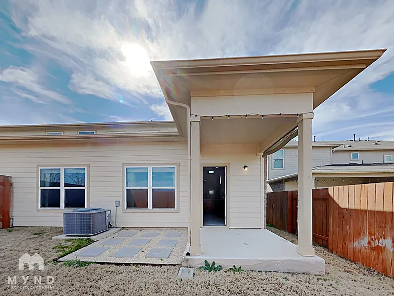 1129 La Conterra Blvd — Photo 21