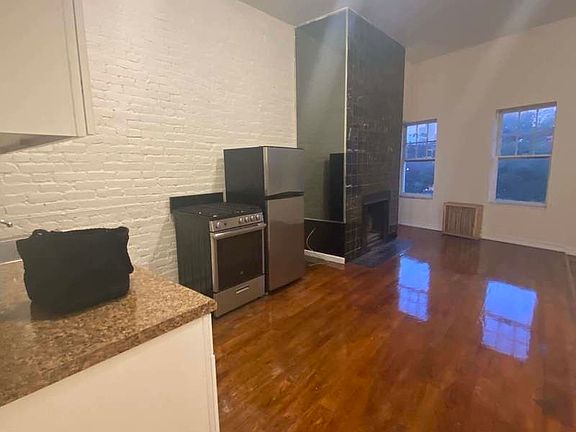 4th image of 577 Hudson St APT 3F