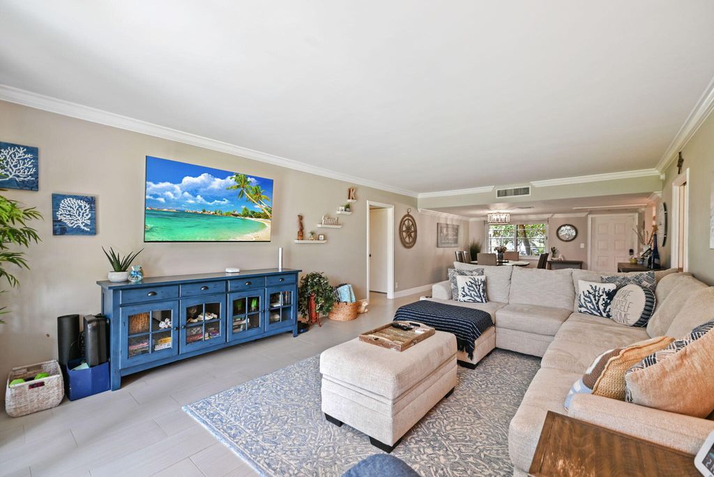 800 Cypress Boulevard #103, photo 2