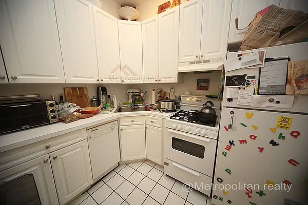 Rented by Metropolitan Realty | media 13