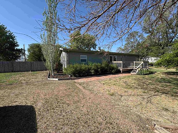 3rd image of 16 N Rushmore Dr