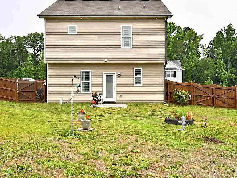 1009 Silver Farm Rd — Photo 3