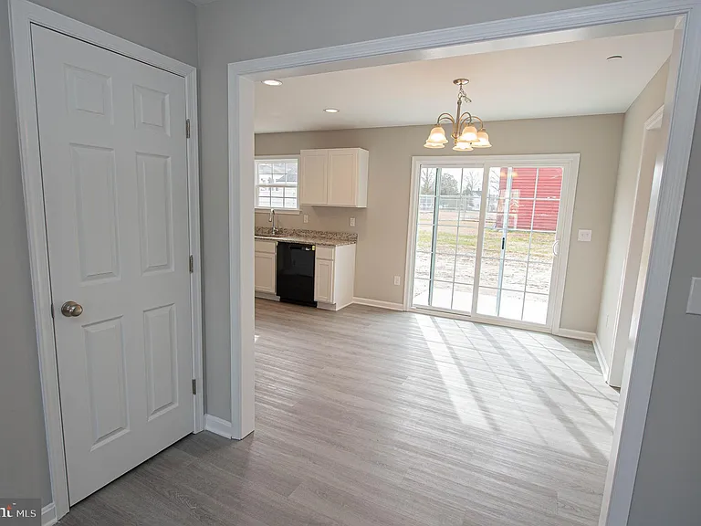 241 Morgans Ct — Photo 17