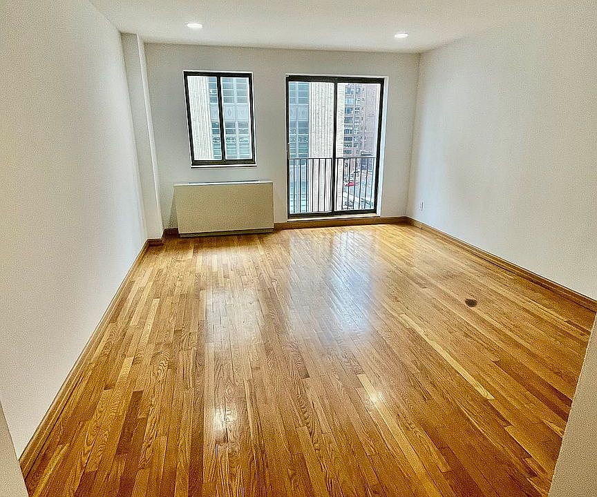 1st image of 370 W 30th St APT 5C