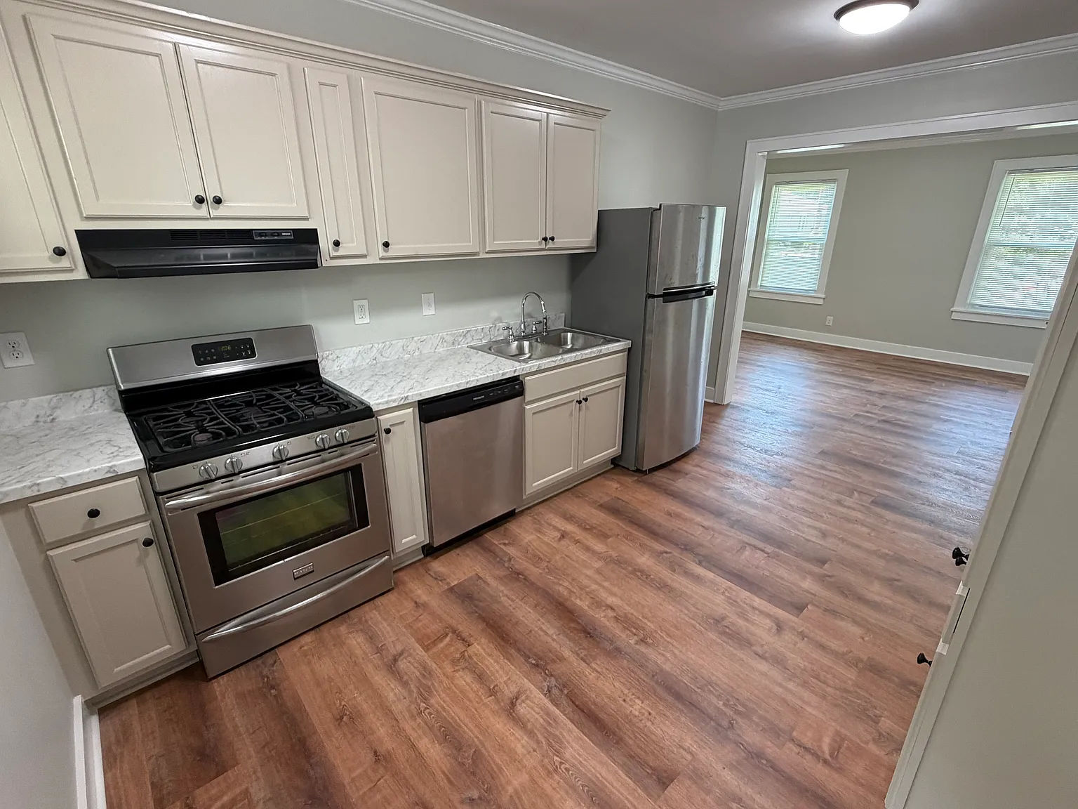 1 bed, 725 sqft, $1,045 — Photo 2