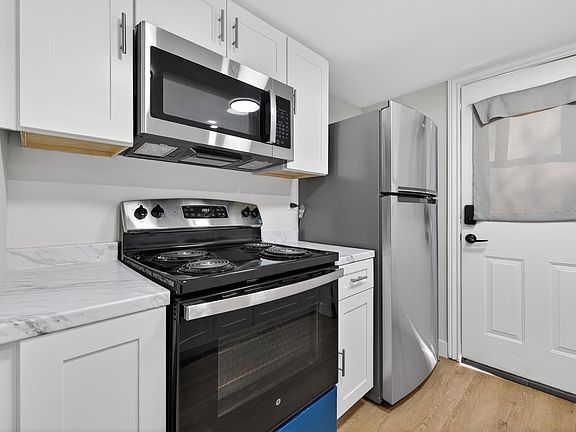 4th image of 5497 Roundtree Dr APT D