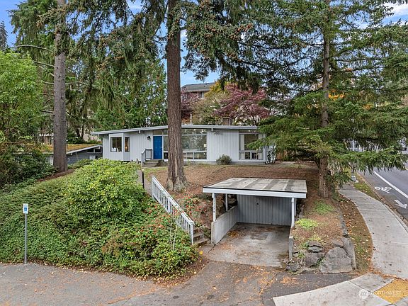 3rd image of 15279 Densmore Avenue N